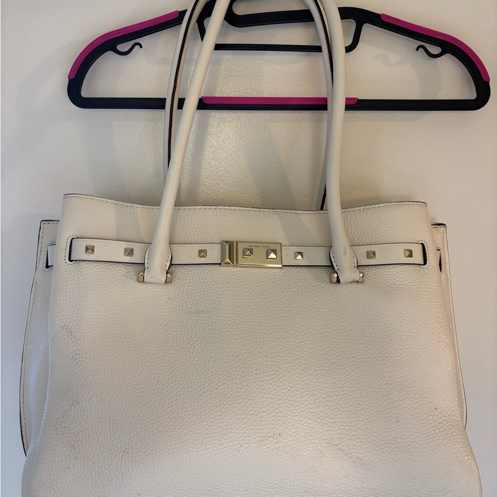 Michael Kors White Shoulder Bag with Gold Accents